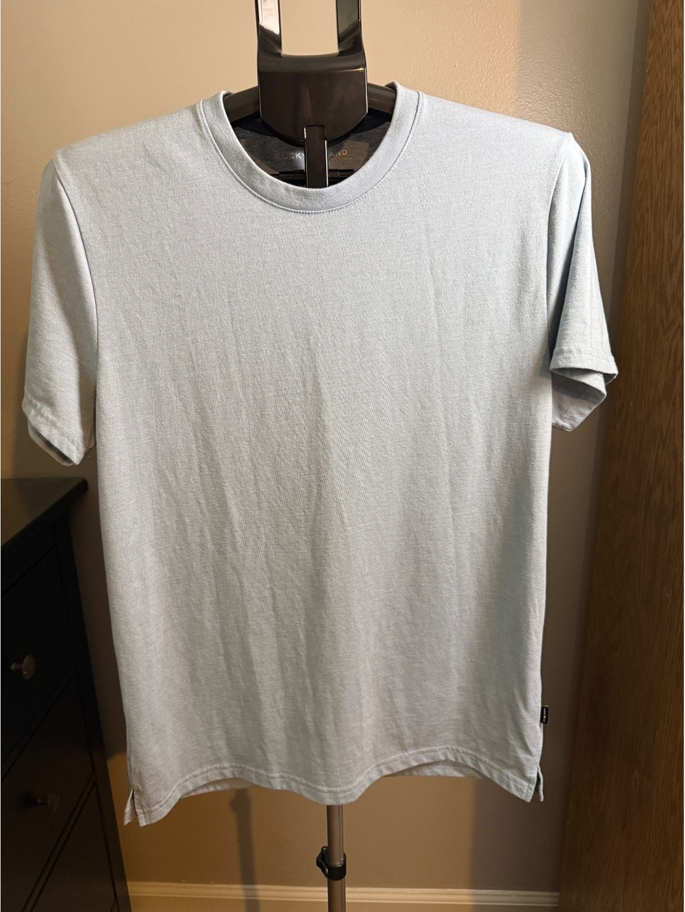 Lucky Brand Men’s Medium Light Blue Crew Neck T-Shirt Never Worn